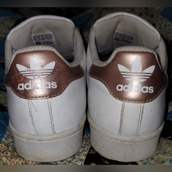 Adidas Rose Gold Superstar Trainers Women's 8.5 - Picture 3 of 6